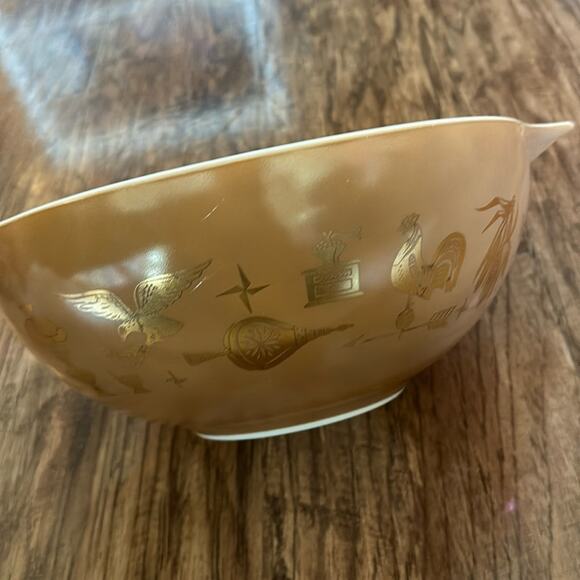 Pyrex Other - Vintage Pyrex Brown Ovenware Early American Eagle Cinderella 4 QT Mixing Bowl